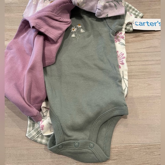 NWT Carter's Lavender and Green Baby Onesies 5 Piece Set Size 3 Months - Picture 5 of 8